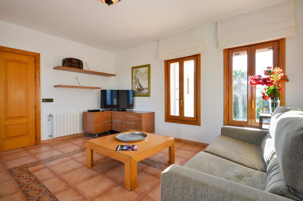 Mercedes Villa